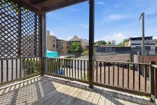 1213 W Addison St, Chicago, IL 60613 - Photo 10