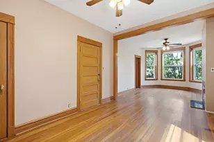 1213 W Addison St, Chicago, IL 60613 - Photo 4