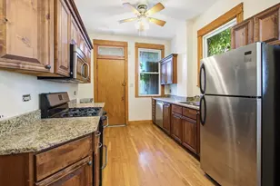 1213 W Addison St, Chicago, IL 60613 - Photo 2