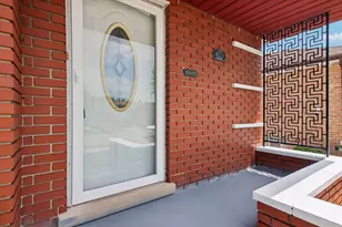8525 S Keeler Ave, Chicago, IL 60652 - Photo 2