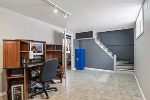 8525 S Keeler Ave, Chicago, IL 60652 - Photo 16