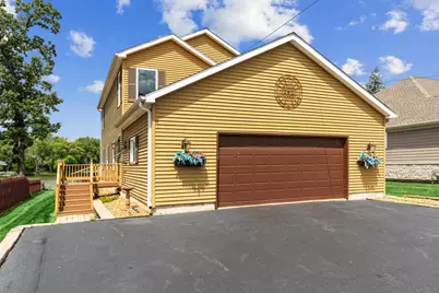 2019 N Woodlawn Park Avenue, McHenry, IL 60051 - Photo 1