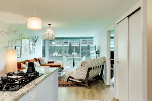 9655 Woods Dr, Skokie, IL 60077 - Photo 10