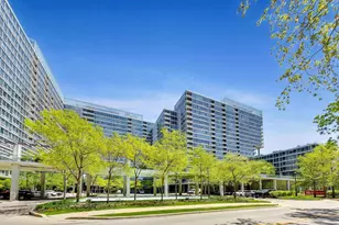 9655 Woods Dr, Skokie, IL 60077 - Photo 2