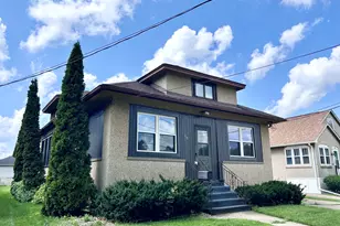 708 12th St, Peru, IL 61354 - Photo 1