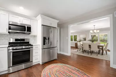 22W689 Elmwood Drive, Glen Ellyn, IL 60137 - Photo 6