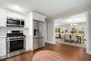 22W689 Elmwood Dr, Glen Ellyn, IL 60137 - Photo 6