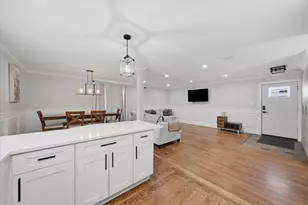 607 N Van Auken St, Elmhurst, IL 60126 - Photo 8