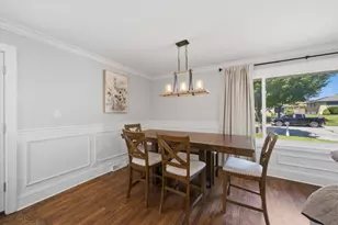 607 N Van Auken St, Elmhurst, IL 60126 - Photo 4