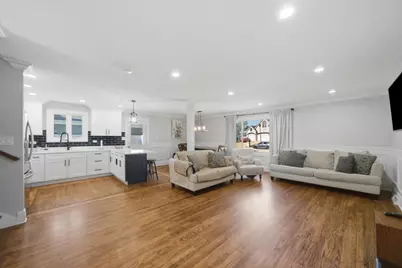 607 N Van Auken Street, Elmhurst, IL 60126 - Photo 6