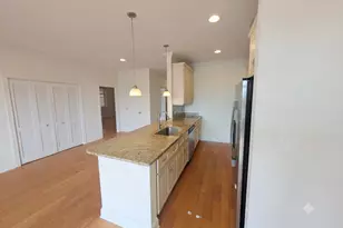 2352 W Byron St, Chicago, IL 60618 - Photo 10