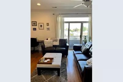 2352 W Byron Street #301, Chicago, IL 60618 - Photo 8
