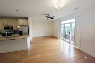 2352 W Byron St, Chicago, IL 60618 - Photo 12