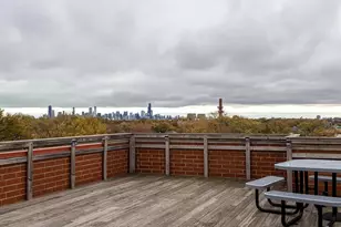 2352 W Byron St, Chicago, IL 60618 - Photo 20
