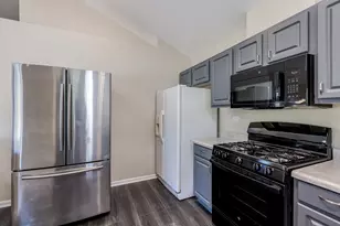 9465 Harrison St, Des Plaines, IL 60016 - Photo 14