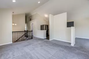 9465 Harrison St, Des Plaines, IL 60016 - Photo 6