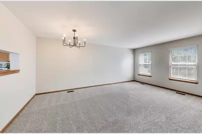 985 Manchester Circle #985, Grayslake, IL 60030 - Photo 4