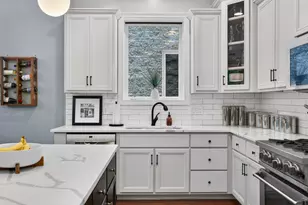 1320 W Grenshaw St, Chicago, IL 60607 - Photo 8