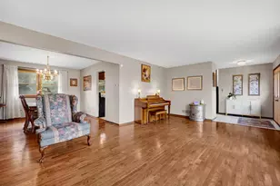 8823 Prestwick Ln, Orland Park, IL 60462 - Photo 4