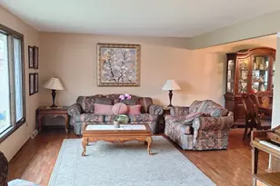 8823 Prestwick Ln, Orland Park, IL 60462 - Photo 2