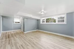 2507 W Coyle Ave, Chicago, IL 60645 - Photo 20