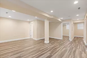 4014 N Central Park Ave, Chicago, IL 60618 - Photo 16