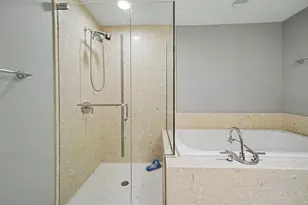 340 E Randolph St, Chicago, IL 60601 - Photo 16