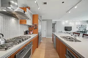 340 E Randolph St, Chicago, IL 60601 - Photo 12