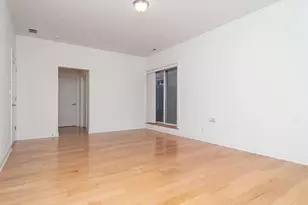 2352 W Byron St, Chicago, IL 60618 - Photo 10