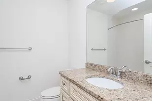 2352 W Byron St, Chicago, IL 60618 - Photo 8