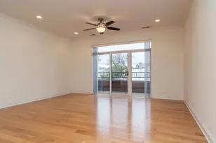2352 W Byron St, Chicago, IL 60618 - Photo 6