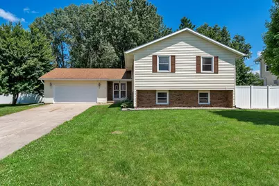 76 Lynwood Avenue, Geneseo, IL 61254 - Photo 1