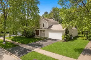 1390 River Oak Dr, Naperville, IL 60565 - Photo 2