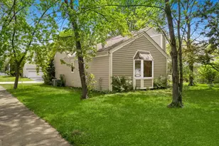 1390 River Oak Dr, Naperville, IL 60565 - Photo 22