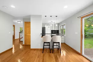 1390 River Oak Dr, Naperville, IL 60565 - Photo 10