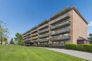 8025 Woodglen Ln, Downers Grove, IL 60516 - Photo 30