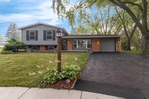 7979 Huntington Cir N, Hanover Park, IL 60133 - Photo 1