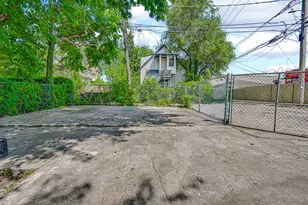10243 S Parnell Ave, Chicago, IL 60628 - Photo 16