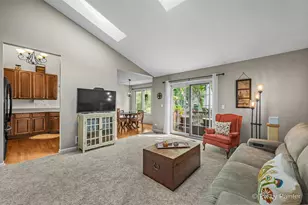 1284 W Lake Dr, Cary, IL 60013 - Photo 8