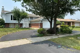 20148 Cypress Ave, Lynwood, IL 60411 - Photo 2