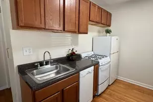 917 W Waveland Ave, Chicago, IL 60613 - Photo 4