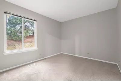 435 Somerset Court #B, Aurora, IL 60504 - Photo 12