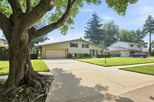 612 Bethel Dr, Joliet, IL 60435 - Photo 1