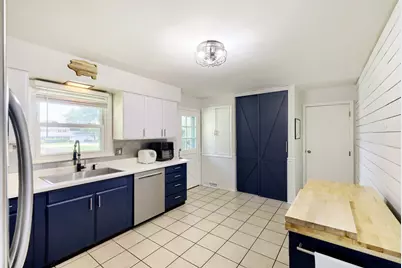 1434 Maple Lane, Elgin, IL 60123 - Photo 10
