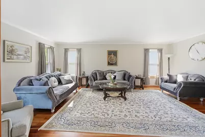 690 Waterford Drive, Des Plaines, IL 60016 - Photo 4