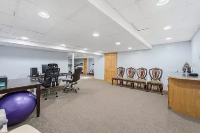 690 Waterford Drive, Des Plaines, IL 60016 - Photo 32