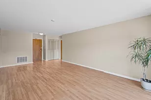 5005 Enfield Ave, Skokie, IL 60077 - Photo 4