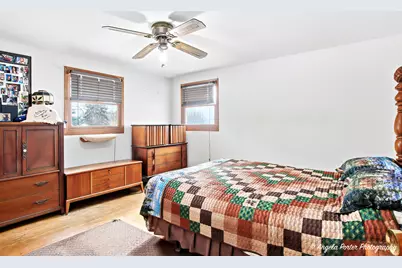 8 E Rollins Road, Round Lake Beach, IL 60073 - Photo 12