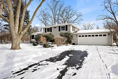 8 E Rollins Road, Round Lake Beach, IL 60073 - Photo 14