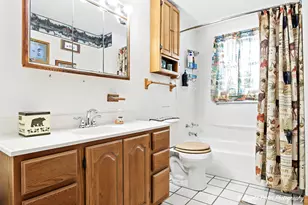 8 E Rollins Rd, Round Lake Beach, IL 60073 - Photo 10